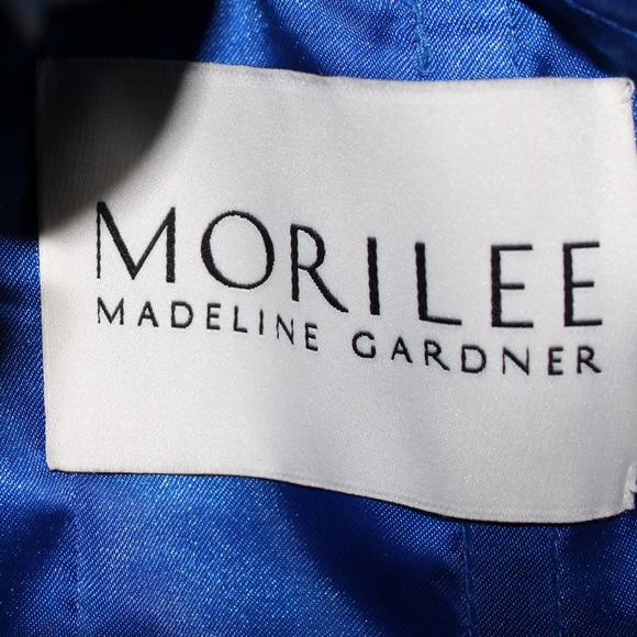 Formal dress - Picture 8 of 8